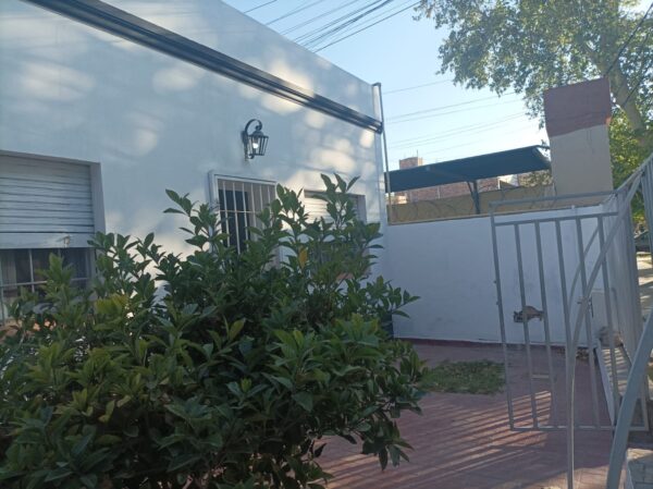 Alquiler Casa Capital: Calle Chile, prox. gral Acha - Imagen 2