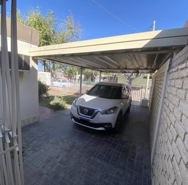 Venta: Casa en zona Barrio Del Carmen, Capital. Con ampliación. - Imagen 2