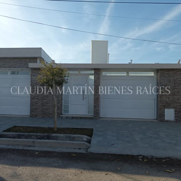 Esta casa espectacular ampliada está ubicada en el Barrio Foeva - Imagen 2