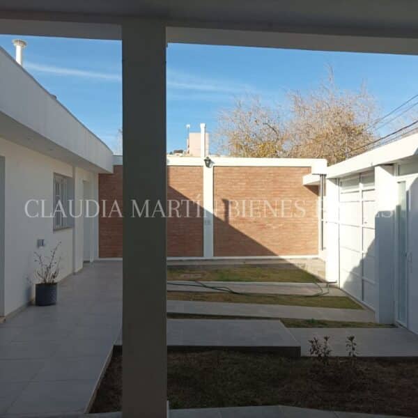 Esta casa espectacular ampliada está ubicada en el Barrio Foeva - Imagen 3