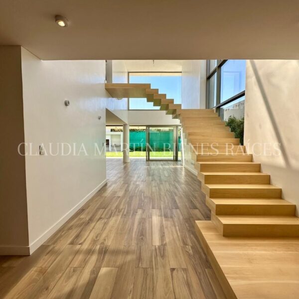 Espectacular casa a estrenar en Barrio Privado Ayres del Libertador, Rivadavia.