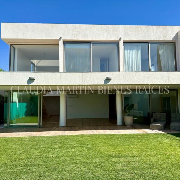 Espectacular casa a estrenar en Barrio Privado Ayres del Libertador, Rivadavia. - Imagen 13