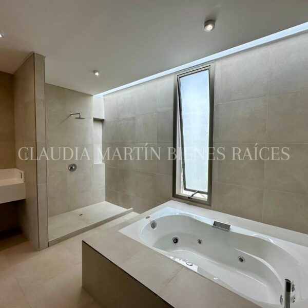 Espectacular casa a estrenar en Barrio Privado Ayres del Libertador, Rivadavia. - Imagen 8