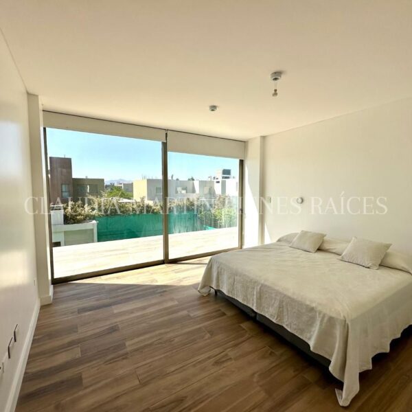 Espectacular casa a estrenar en Barrio Privado Ayres del Libertador, Rivadavia. - Imagen 9